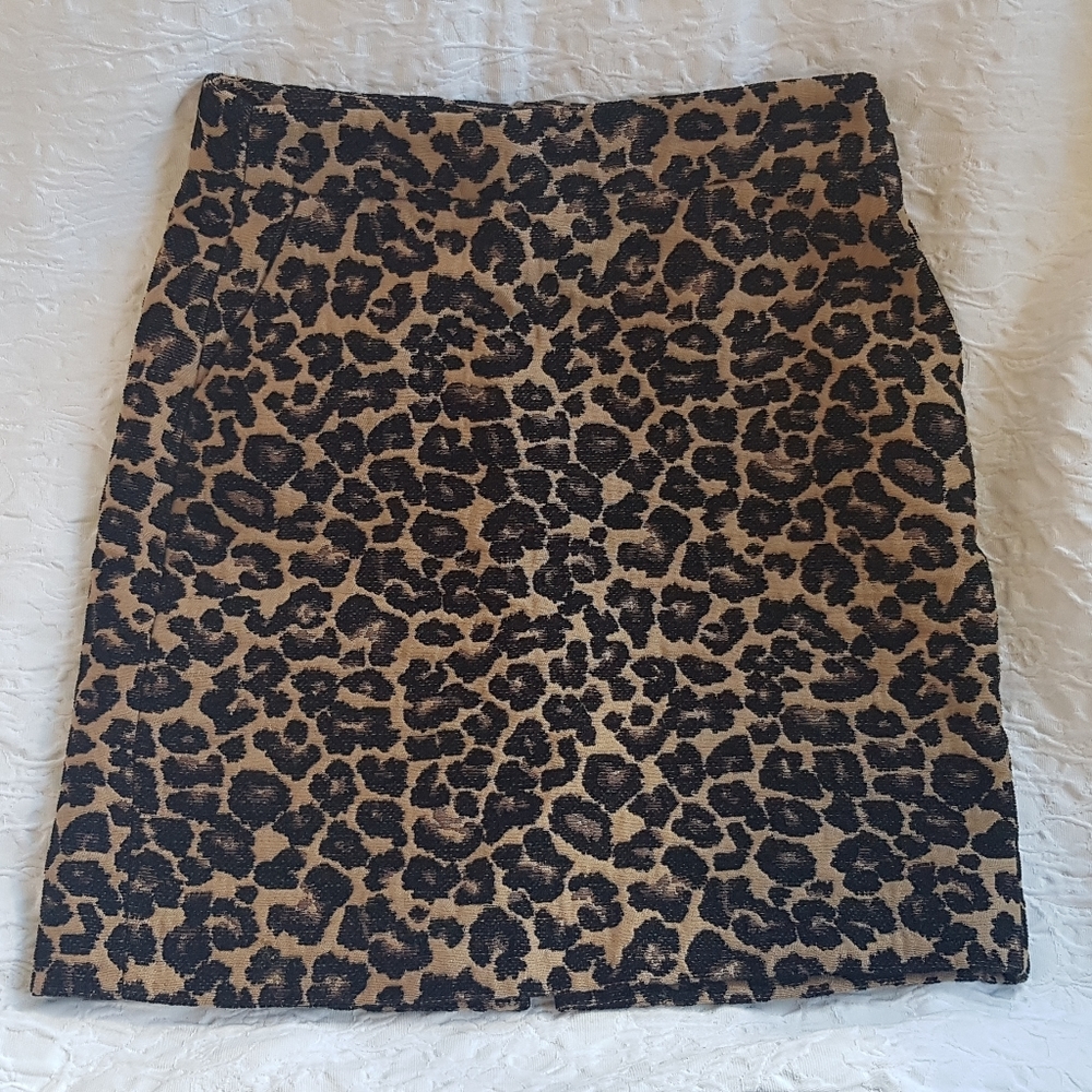Joe Fresh leopard print mini skirt with pockets
